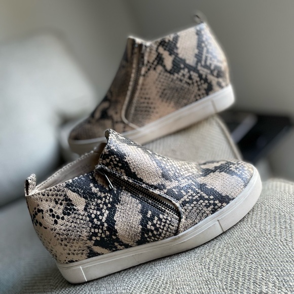 EUC Wedge Sneakers! - Picture 3 of 12